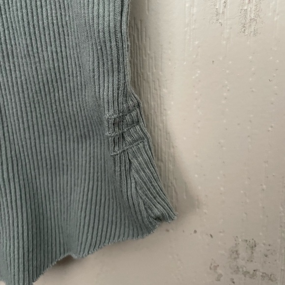 3 for $10 | Urban Outfitters BDG Cropped Tank Top - Picture 9 of 10